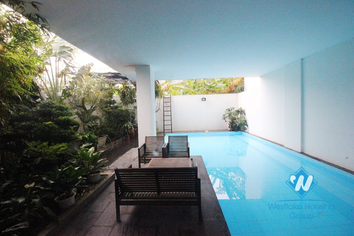 Modern and bright apartment for rent in Tay Ho st, Quang an ward